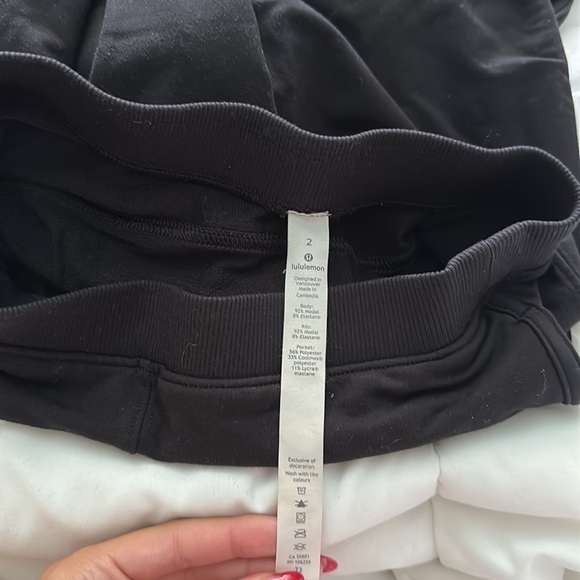 lululemon pants - Picture 4 of 6